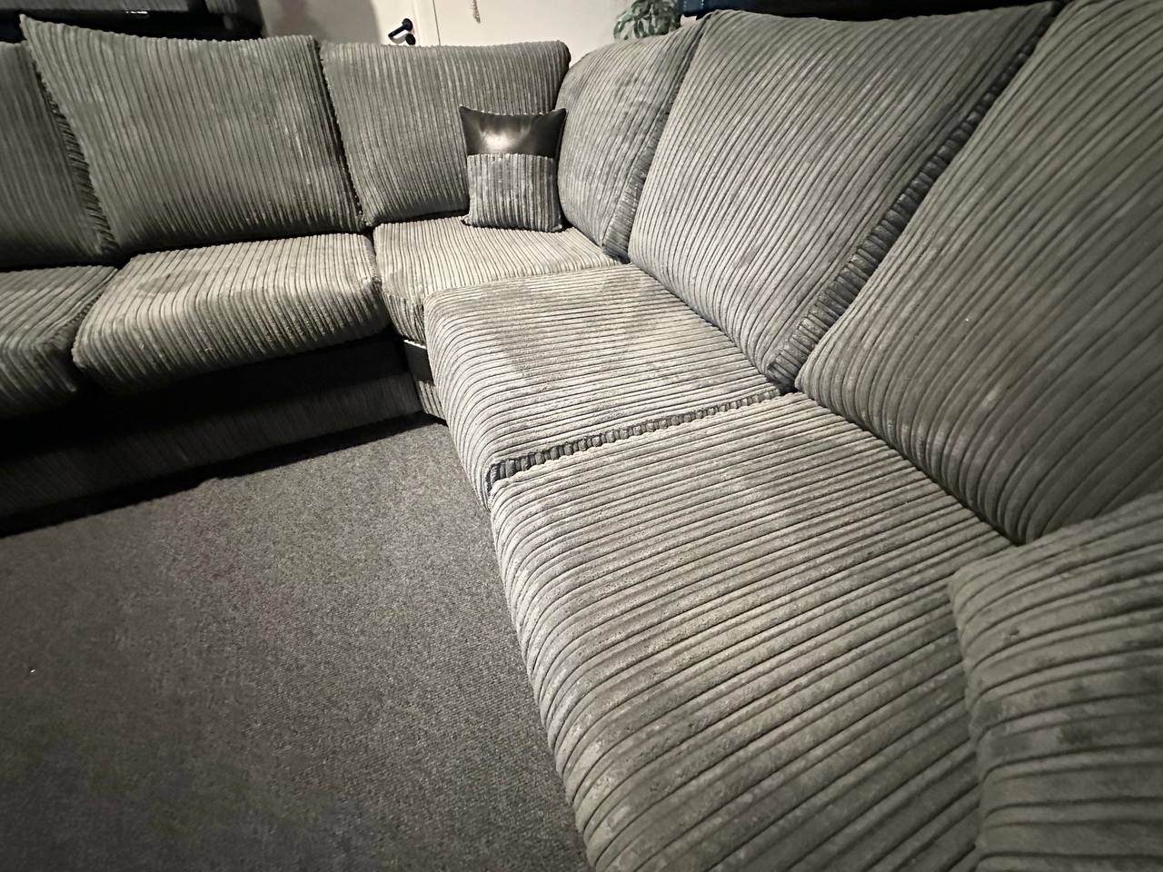 Leeds Corner Sofa - Comfort Furniture