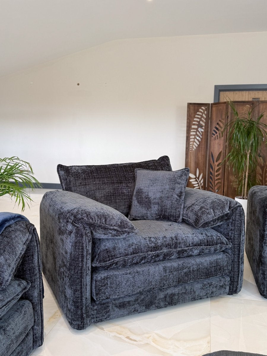 Solaya Sofa Black Armchair - Comfort Furniture